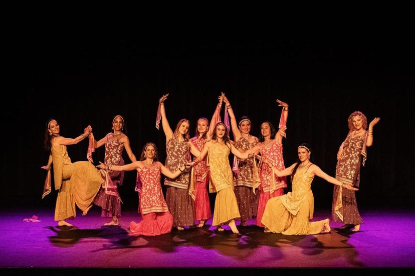 Bollywood Moves : Initiation à la danse indienne cover